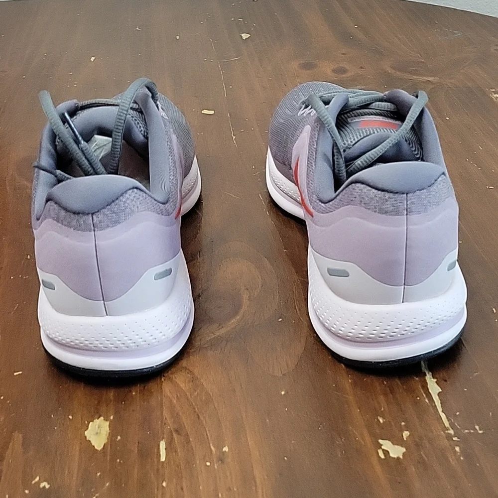Women's Nike Air Zoom Vomero 13 Running Shoe Grey 922909-004 Size 11.5‎